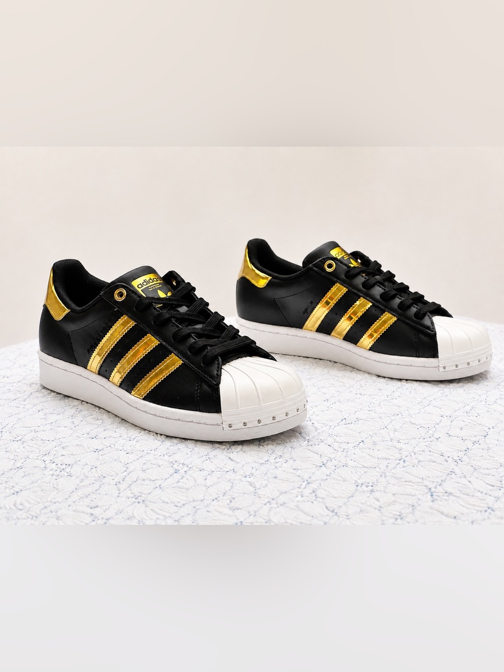 Adidas Superstar Metal Toe Sneakers Black Gold Size 6 NWT Rare